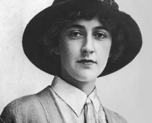 01 agatha joven agatha joven